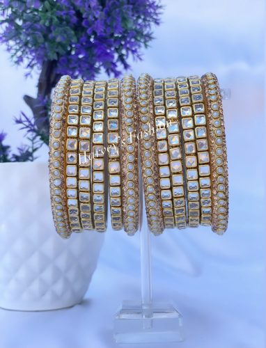 Manroop Bangles Set