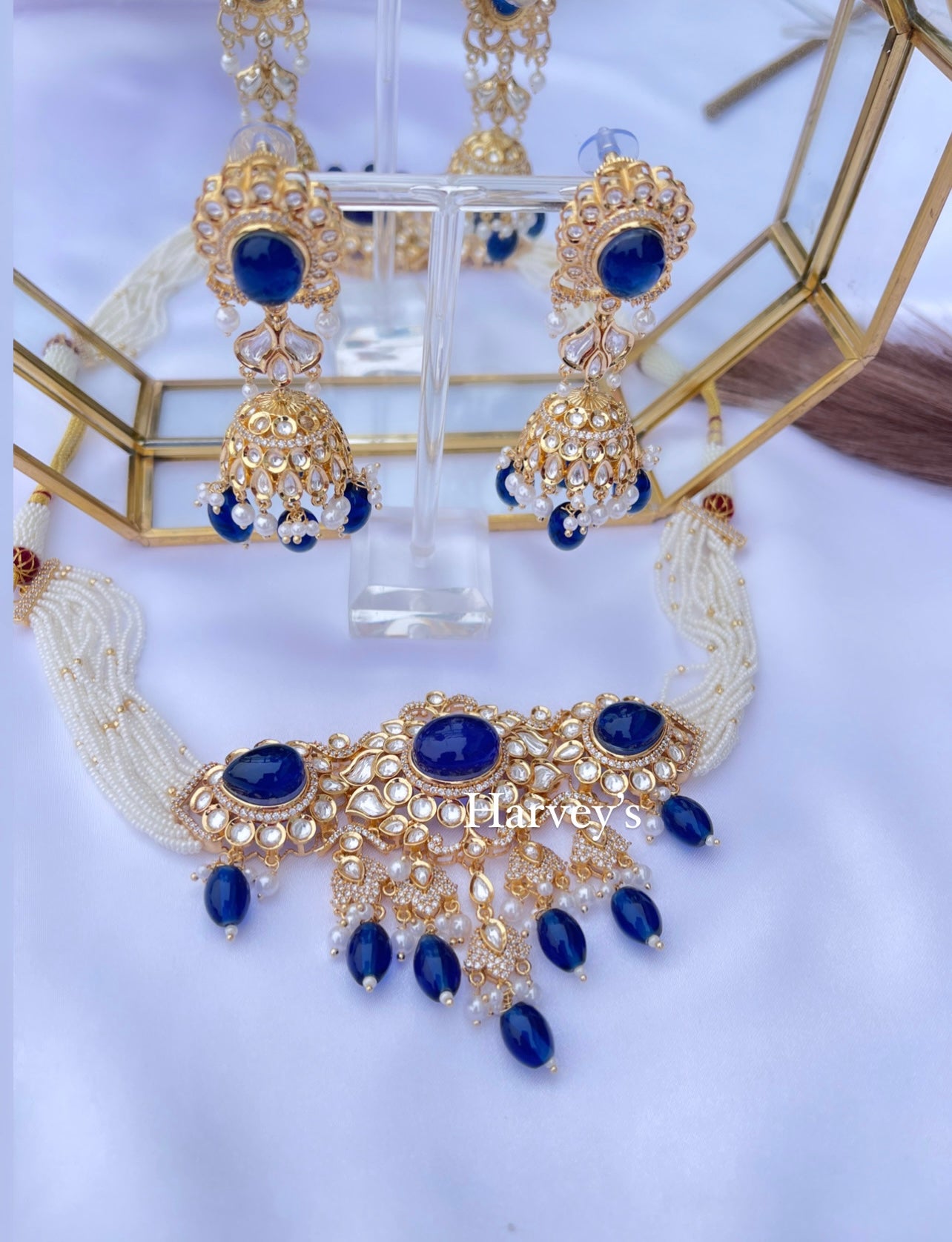 Reet Blue Uncut Choker Set