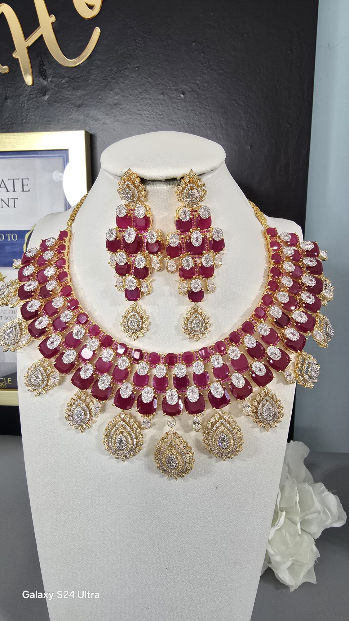 Premium quality necklace set