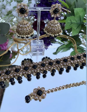 MANYA Choker Set