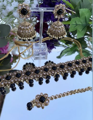 MANYA Choker Set
