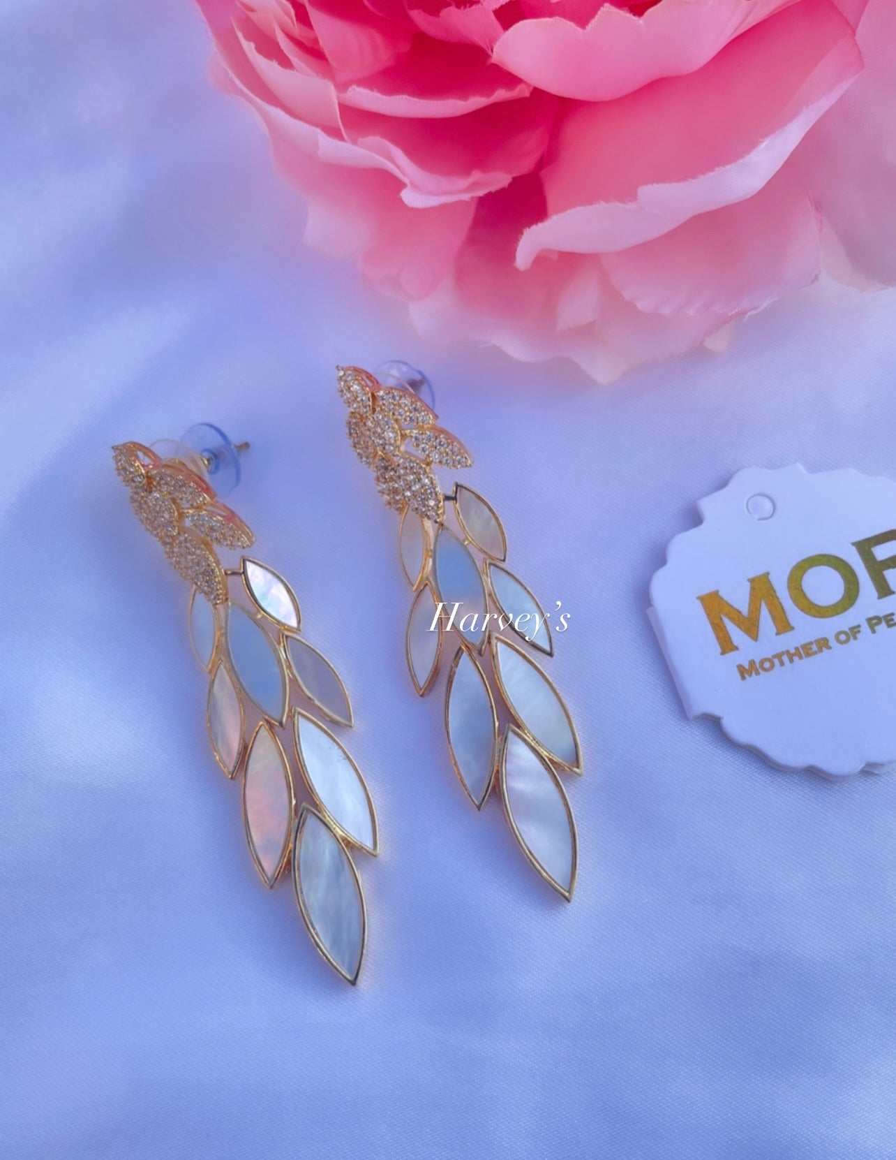 Noor Gold Polish MOP Earring