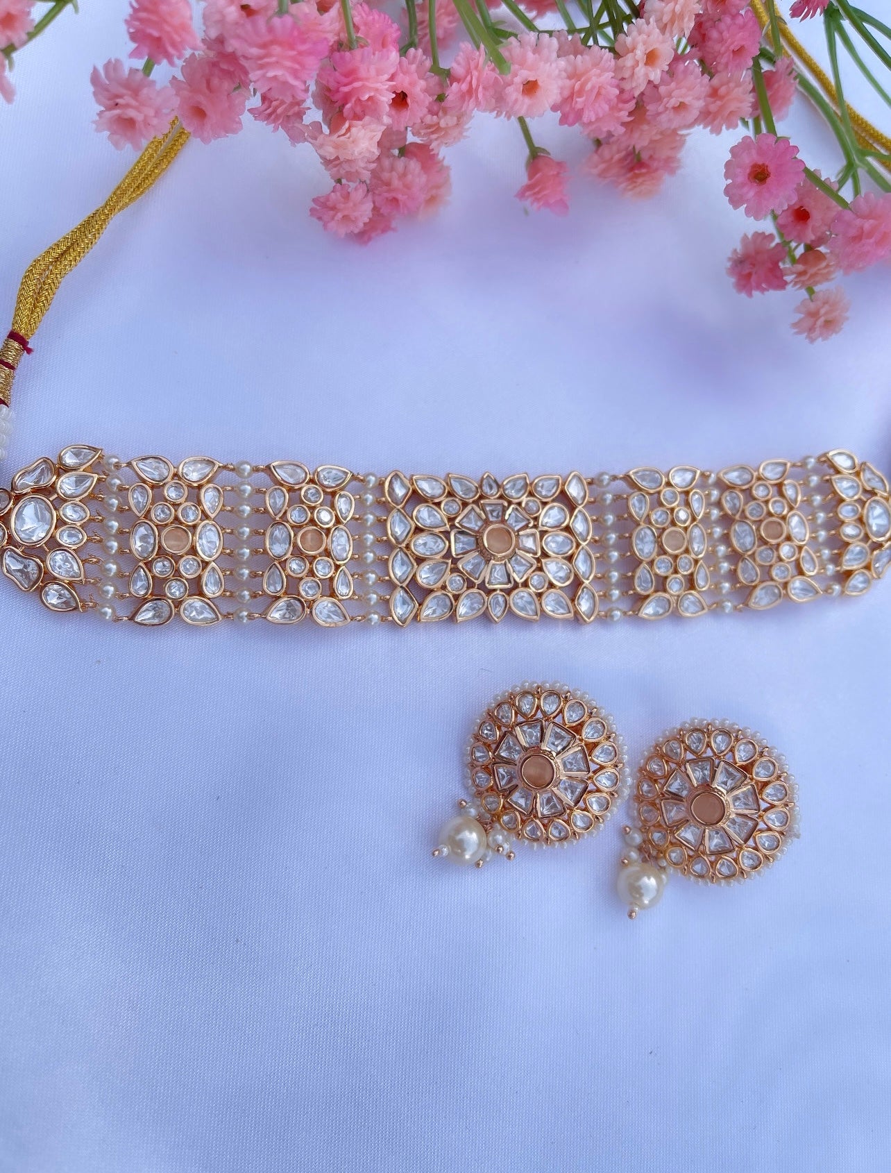 Peach Uncut Choker With Stud