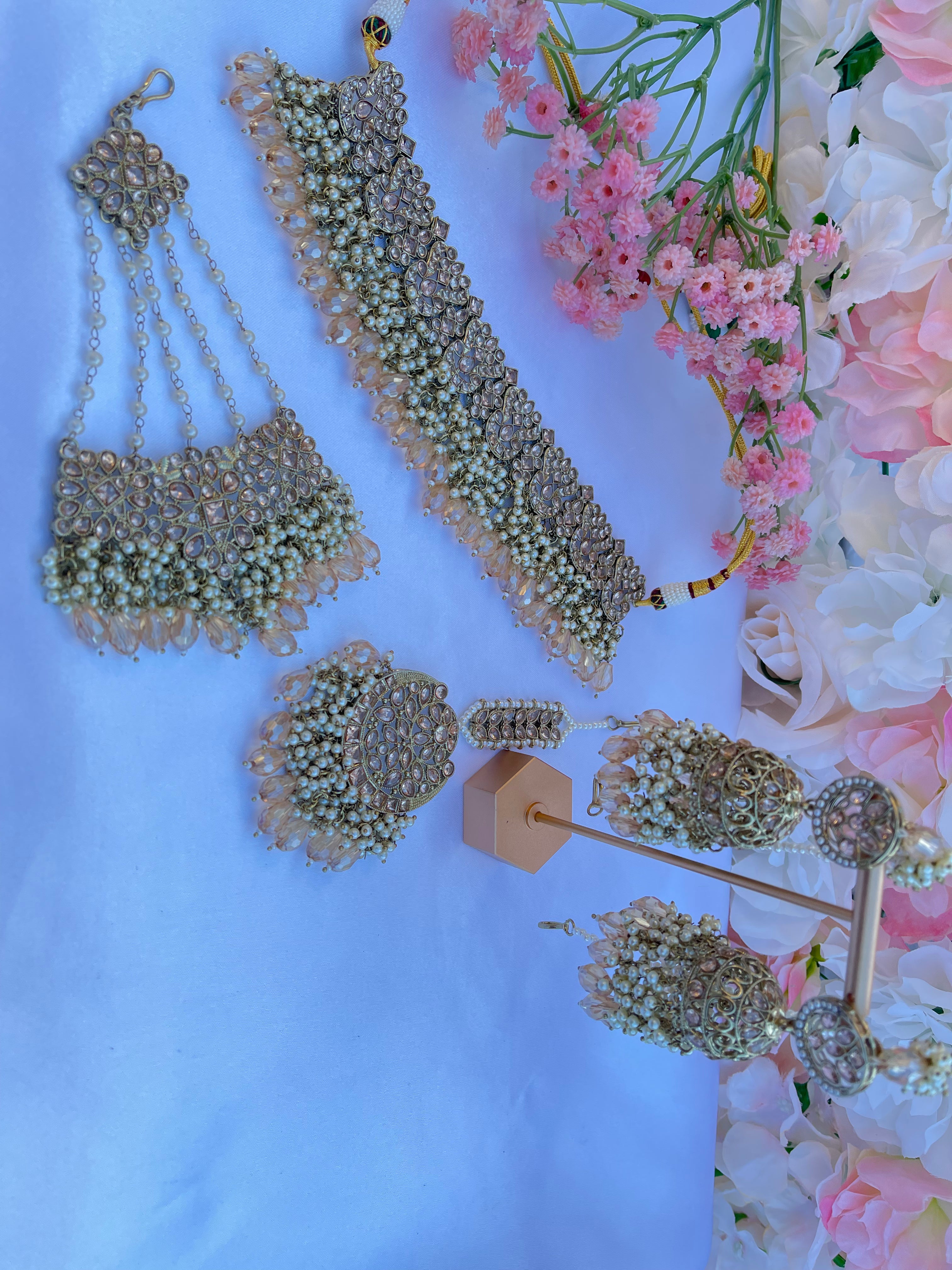 Neeru Peach Set