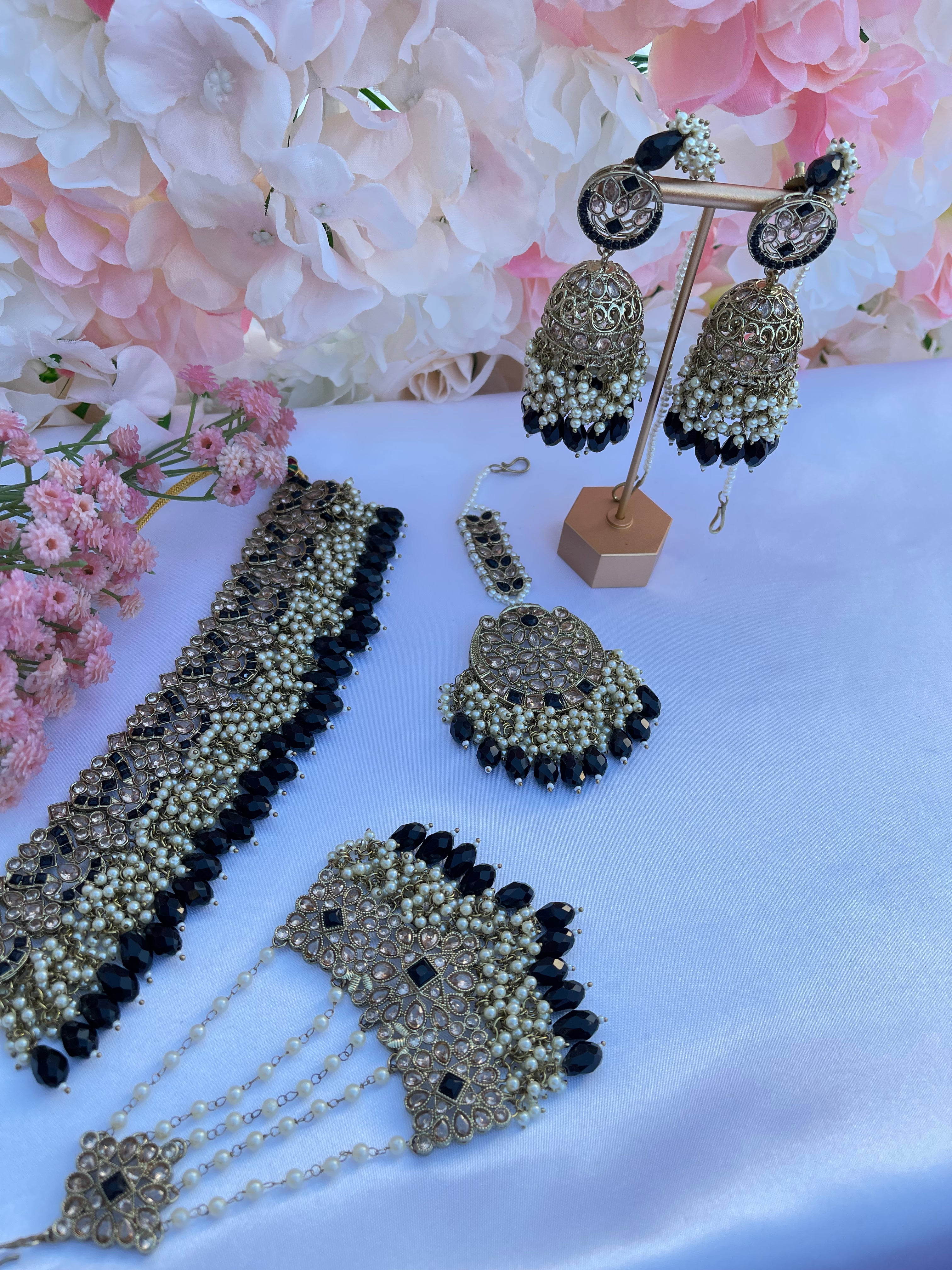 Neeru Black Set