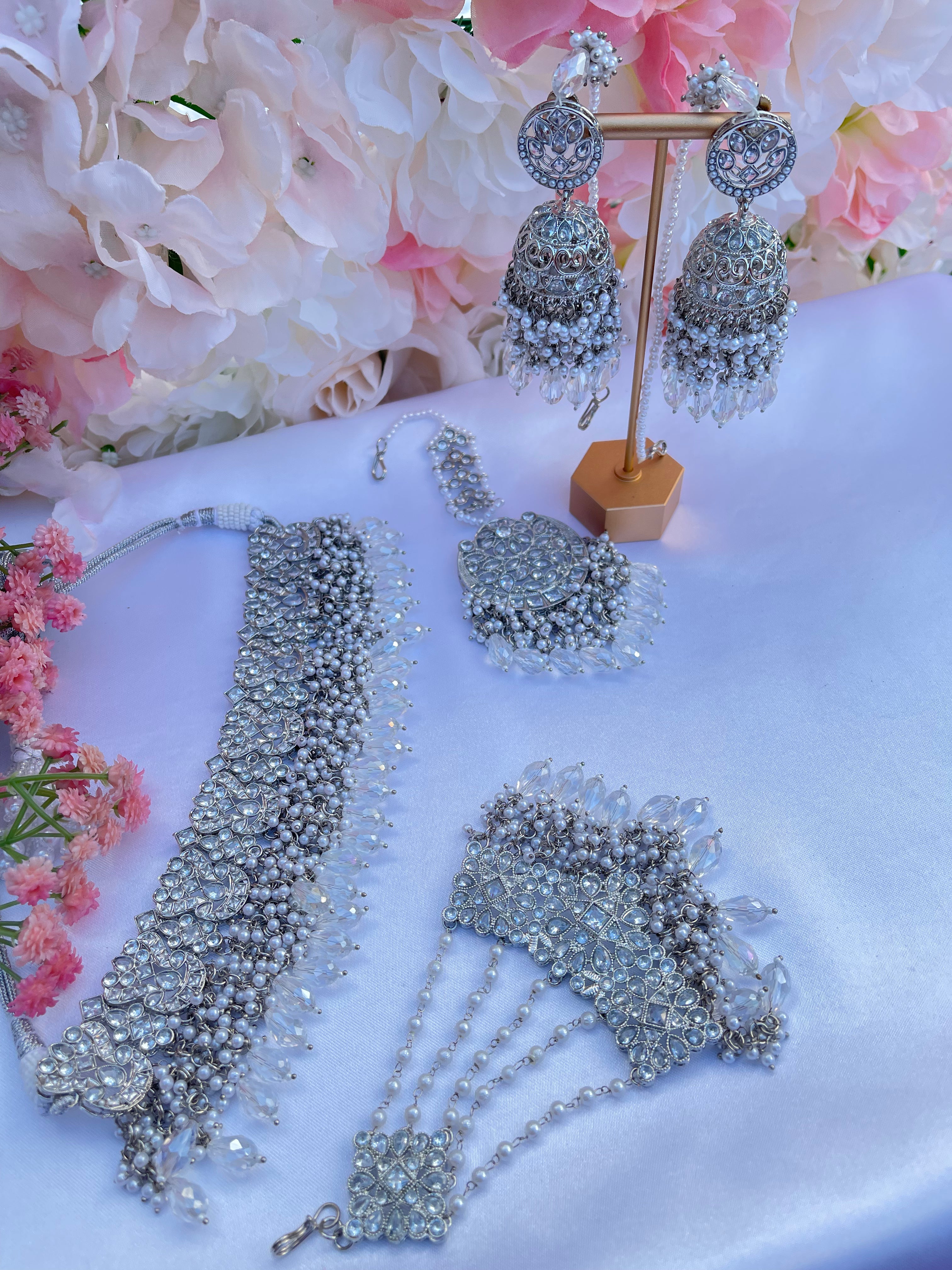 Neeru Silver Set