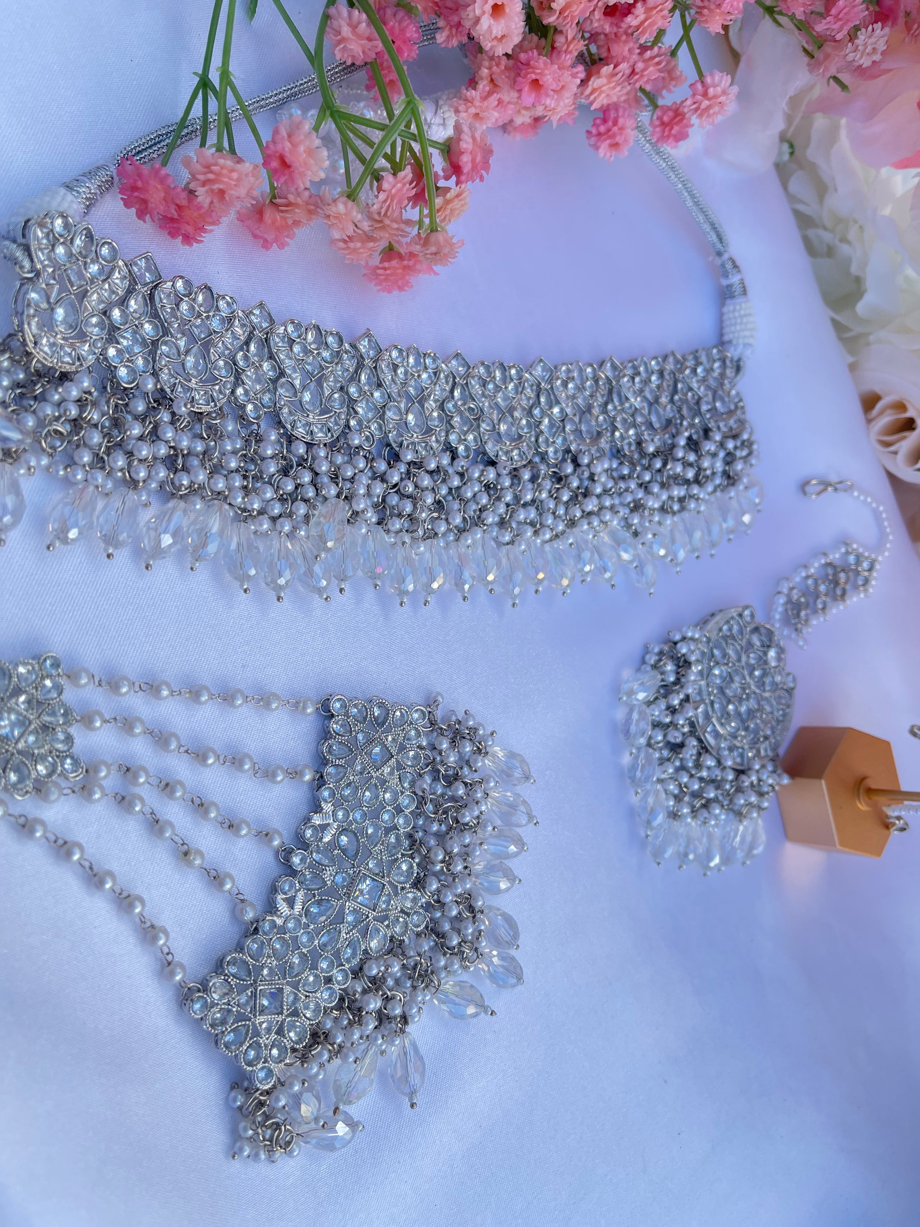 Neeru Silver Set