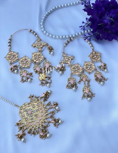 Kajal Oversize Tikka Set