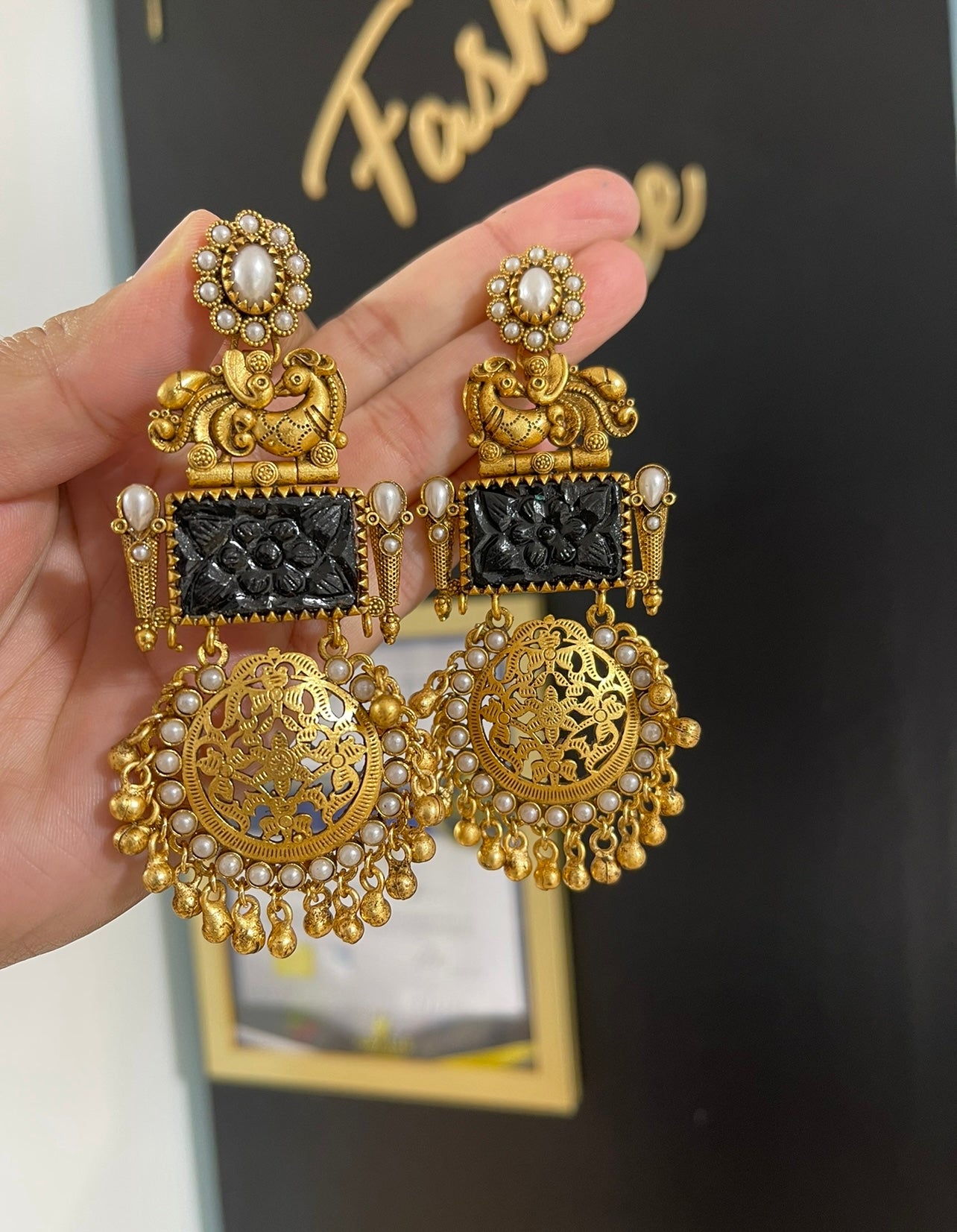 Rahima Black Earring