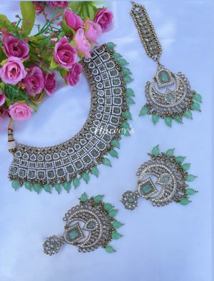 Harleen Necklace Set