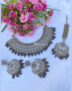 Harleen Necklace Set