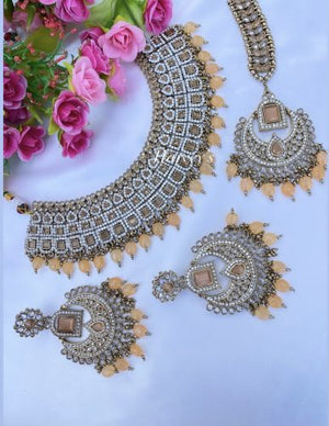 Harleen Necklace Set