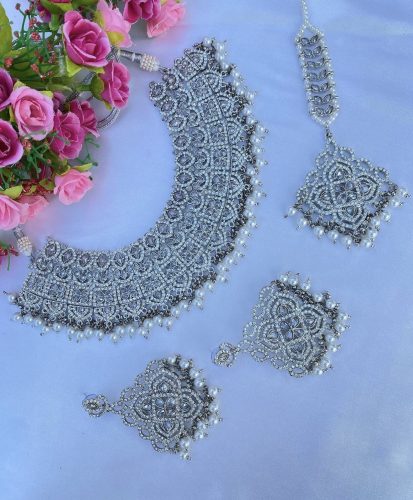 Harveer Necklace Set