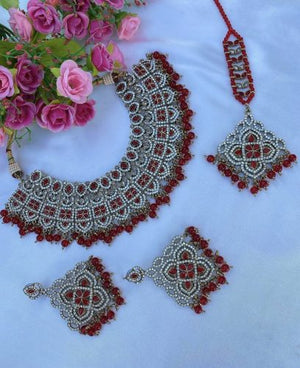 Harveer Necklace Set