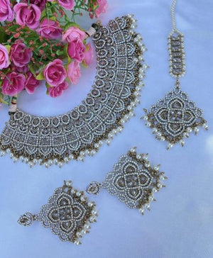 Harveer Necklace Set